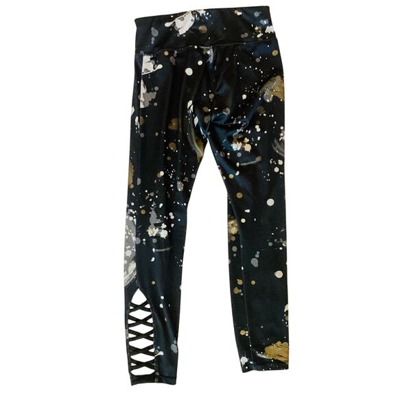 J Sport Patterned Lace-Up Full-Length Leggings - Picture 5 of 7